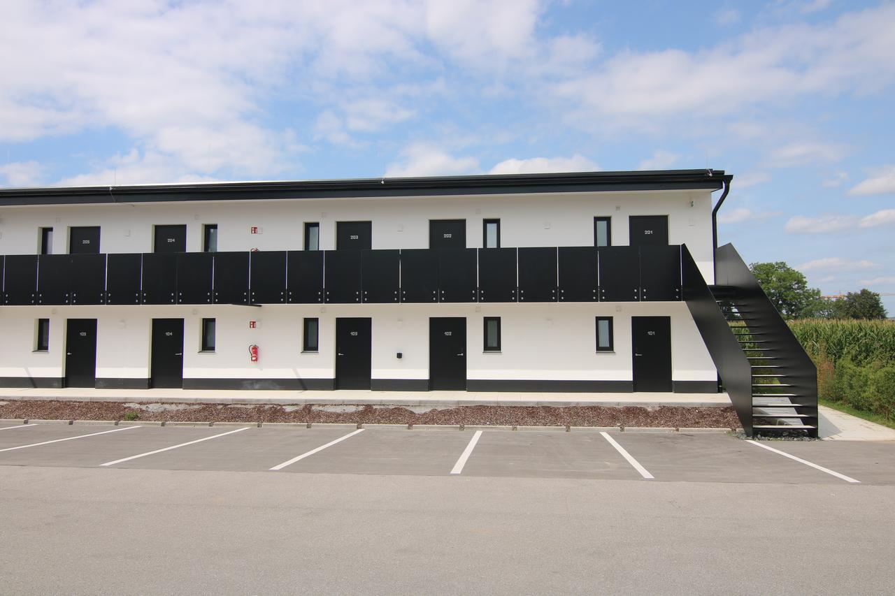 Lh Hotel By Wmm Hotels Leipheim Eksteriør billede